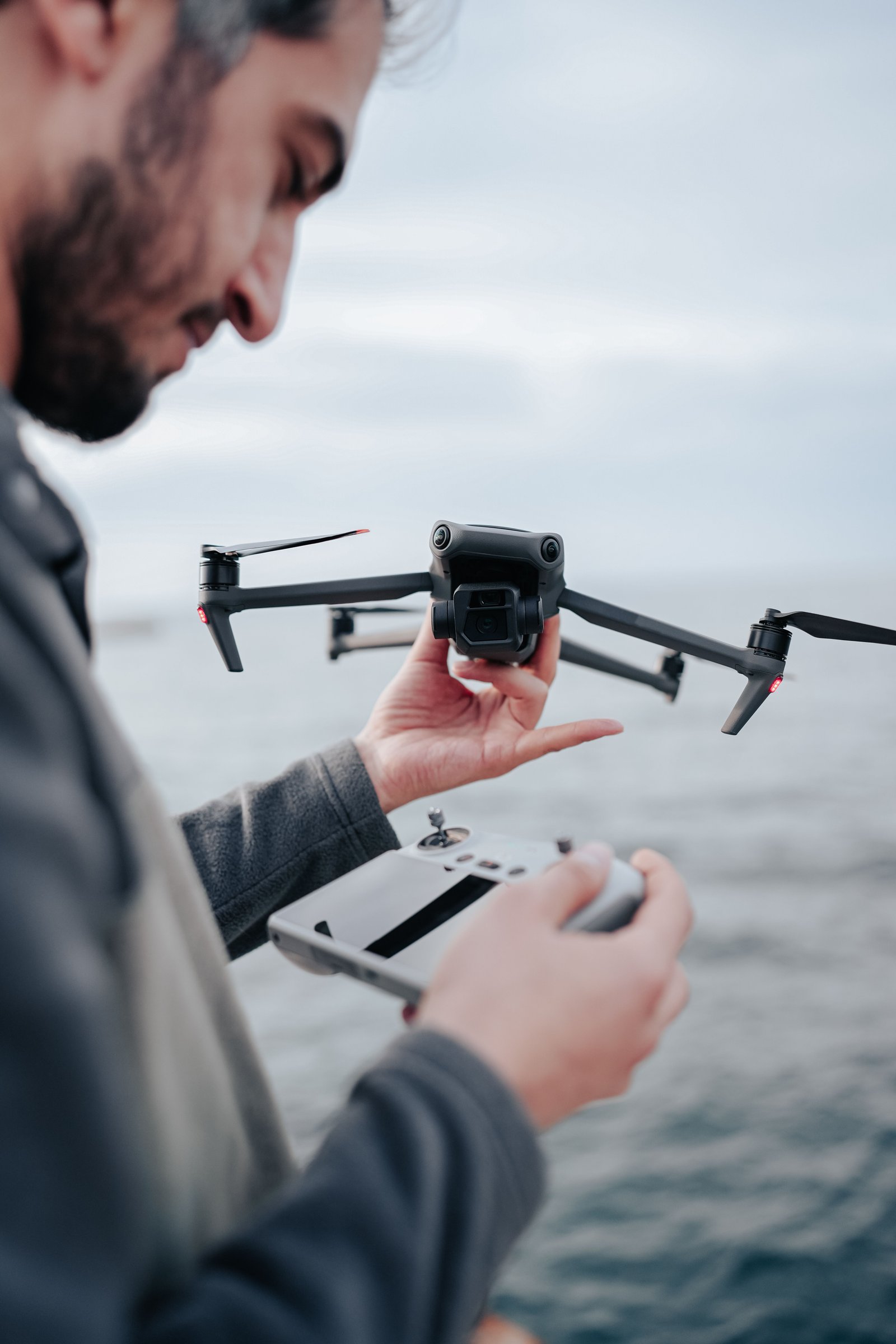 Uçuş hâlindeki kameralı drone